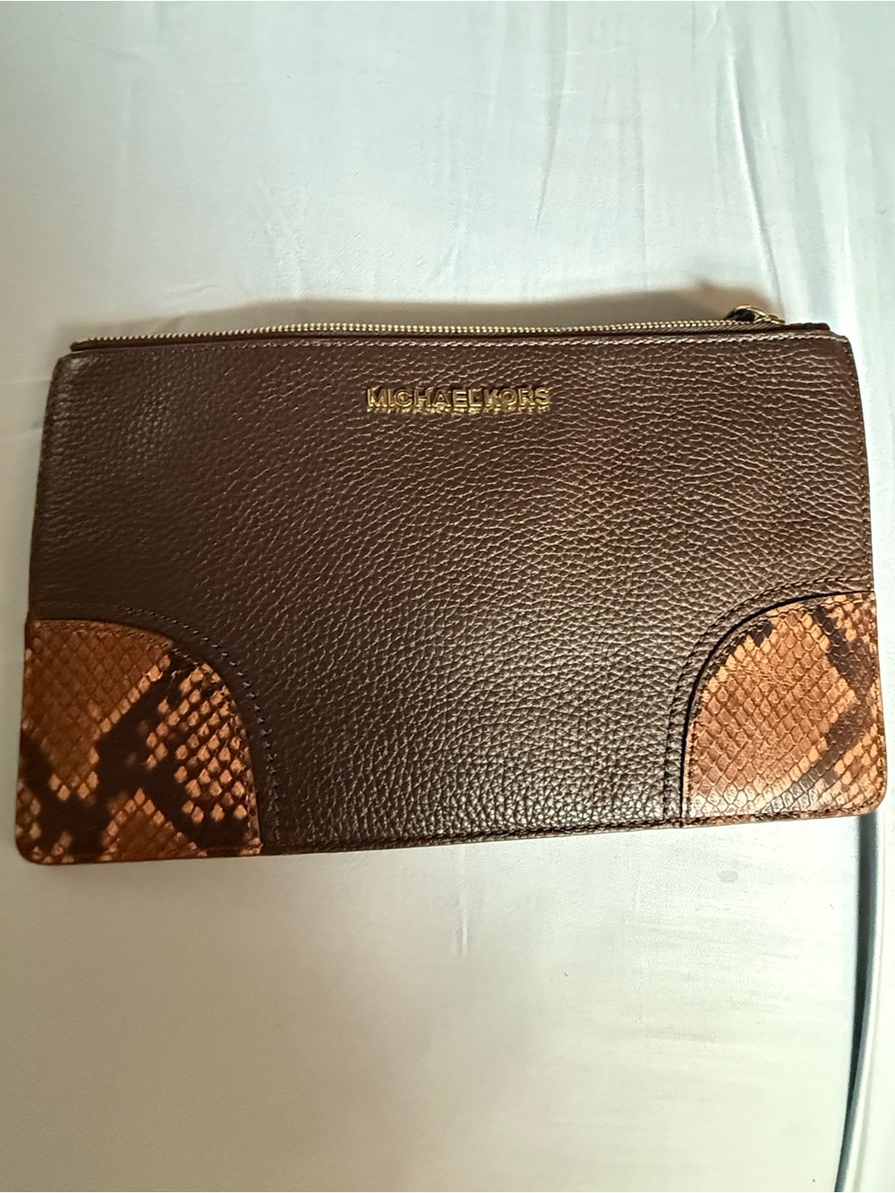 Michael Kors women’s Brown Wristlet Clutch  Zip Walle